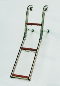 Preklopna lestev z lesenimi stopnicami (110210)
